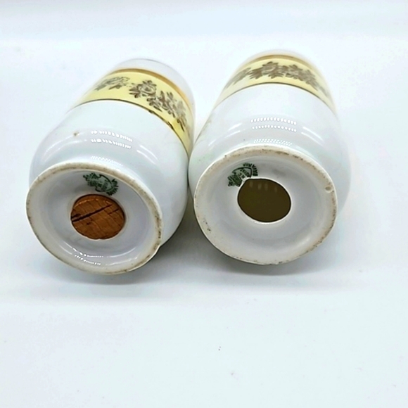 HC Royal Bavaria salt and pepper shakers floral and gold design - Picture 4 of 7